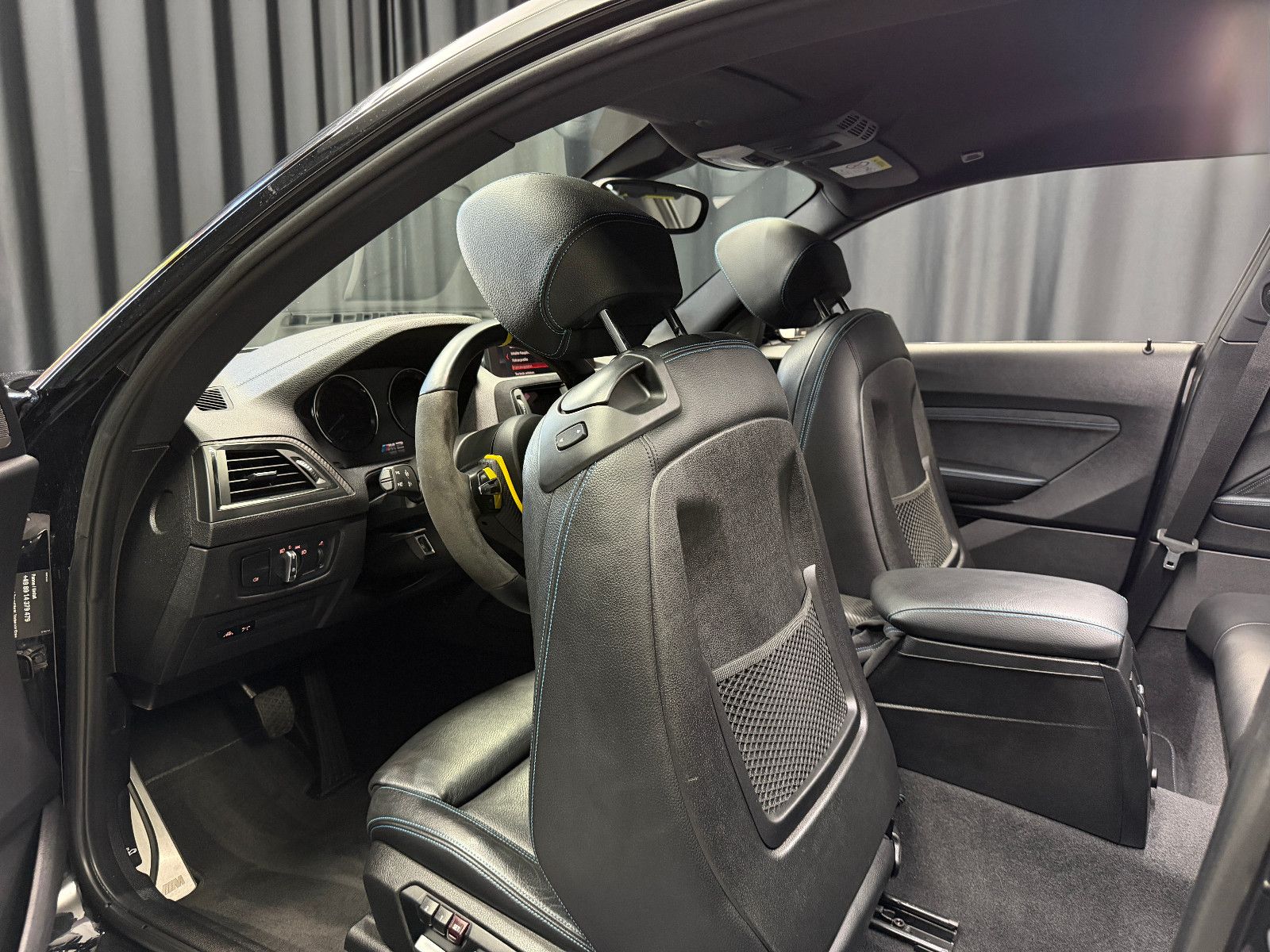 Fahrzeugabbildung BMW M2 Coupe |HJS|H/K|M-PERFORMANCE|H&R
