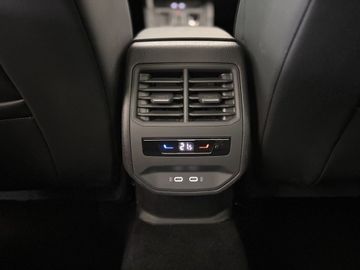Fotografie des Cupra Leon Sportstourer 1.5 eTSI DSG