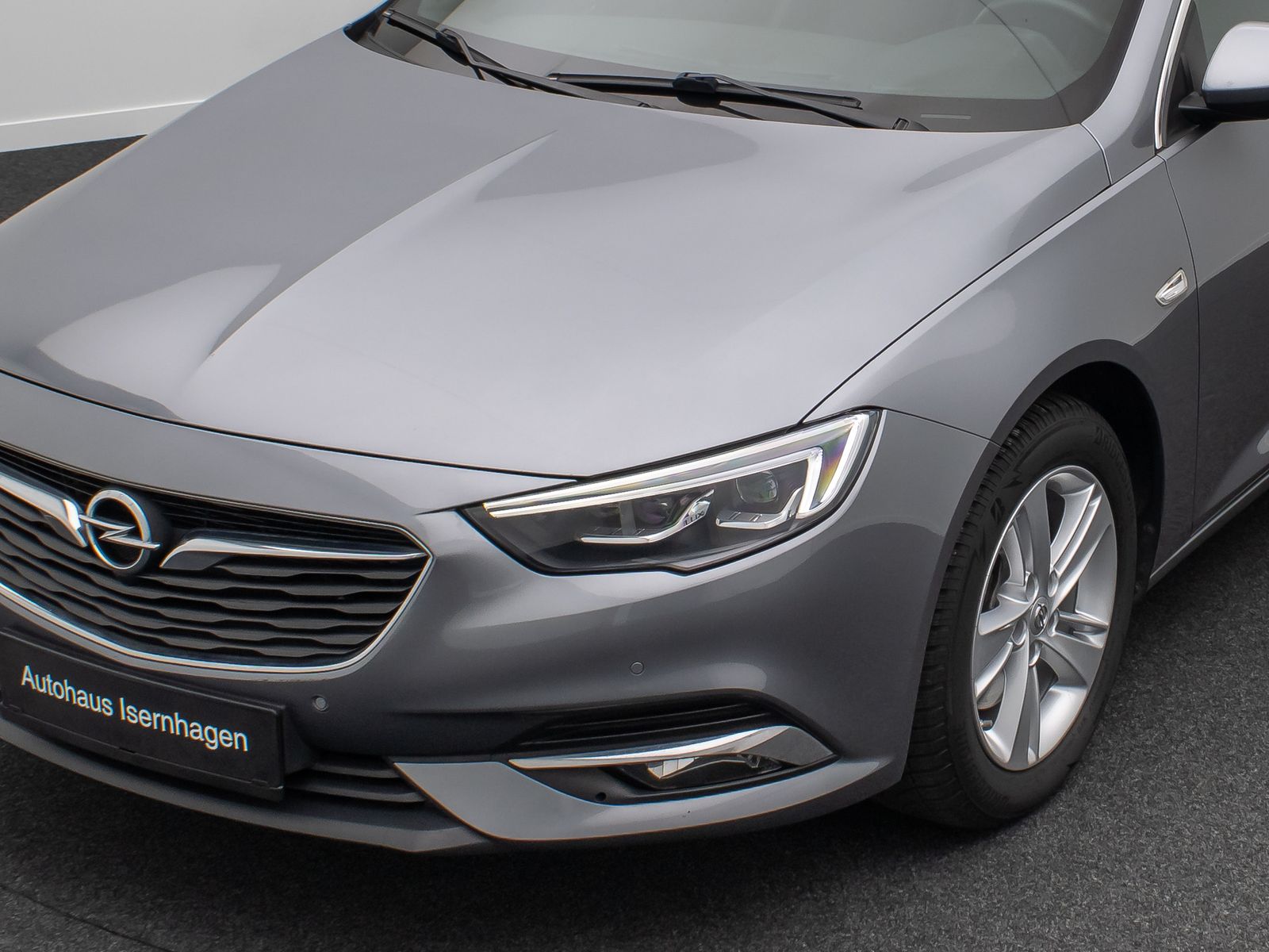 Fahrzeugabbildung Opel Insignia Innovation 4x4 Kamera FahrAssist Navi 1