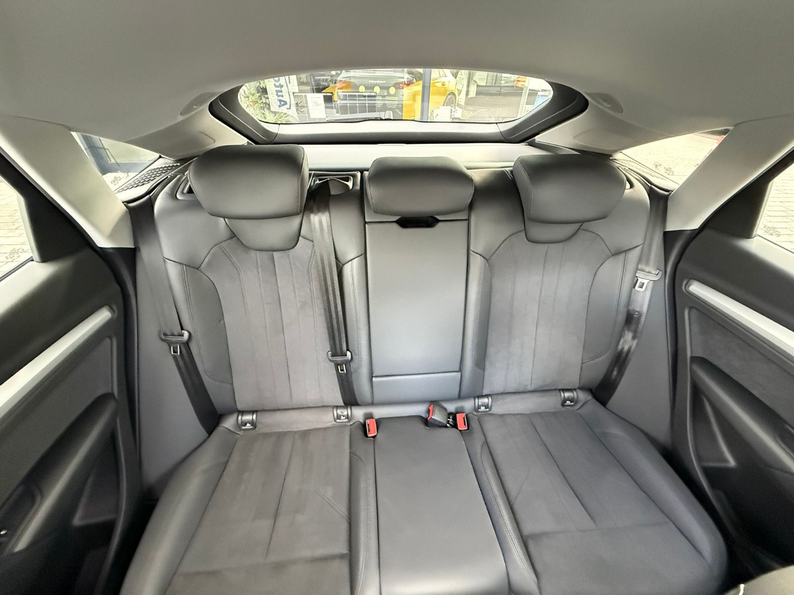 Fahrzeugabbildung Audi Q5 Sportback 40 TDI quattro advanced