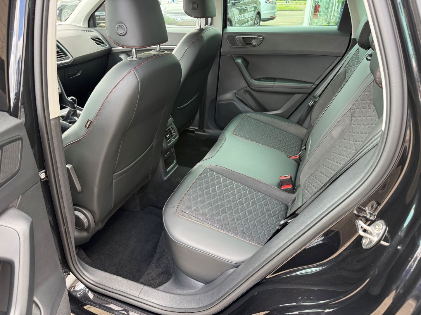 Fahrzeugabbildung SEAT Ateca 1,5 TSI FR LED AHK Navi RFK GJR TWA VZE Te