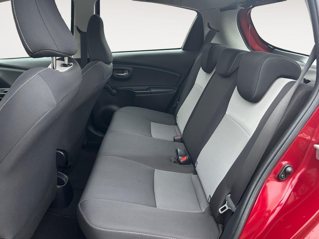 Fahrzeugabbildung Toyota Yaris Hybrid 1.5 VVT-i Comfort