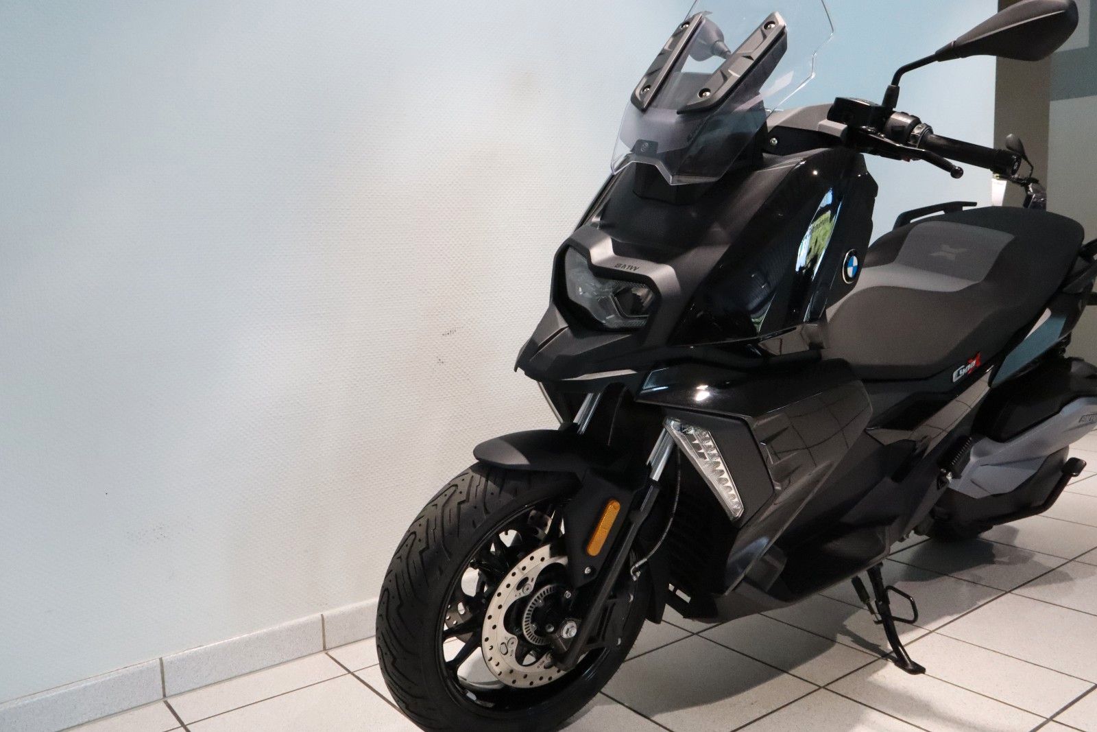 Fahrzeugabbildung BMW C400X