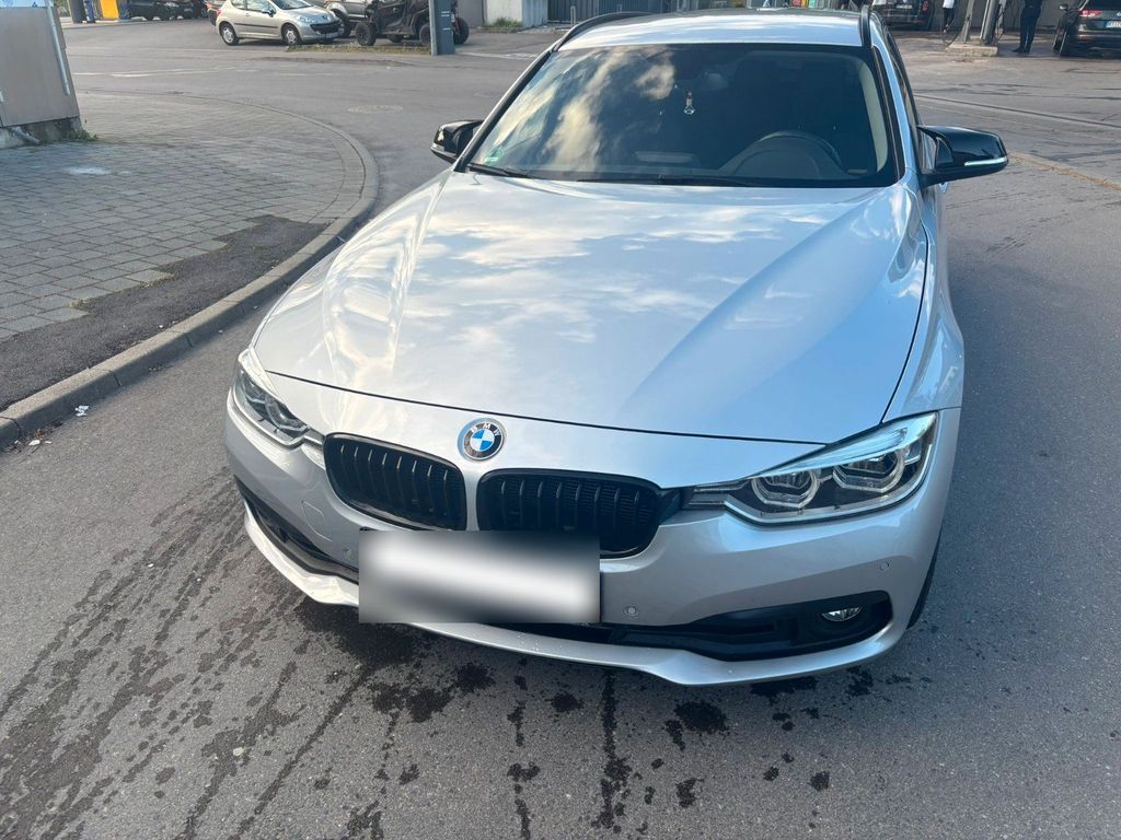 Image of BMW 320