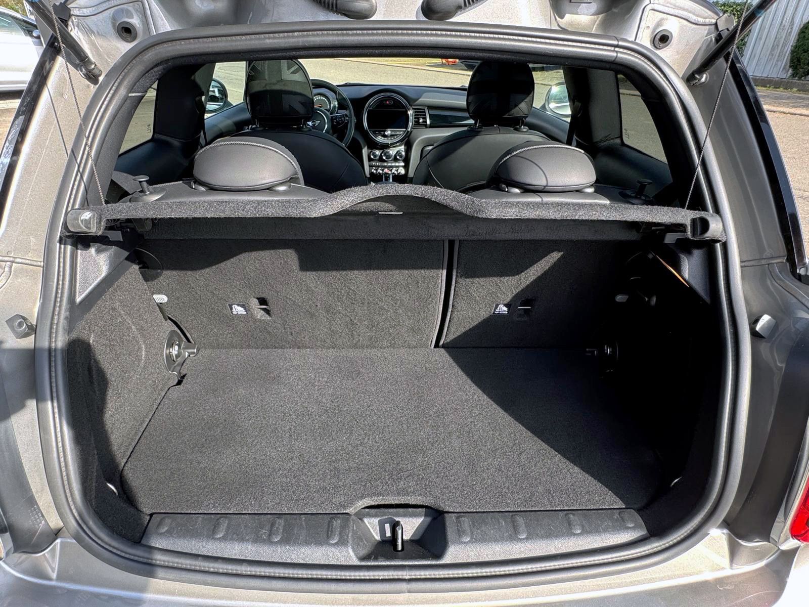 Fahrzeugabbildung MINI Cooper Steptr. LED NAV KAM PDC PANO  eGSD TEMP