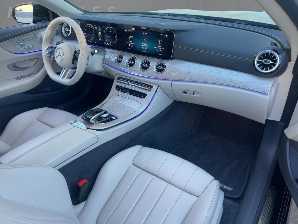 Image of Mercedes-Benz E 220