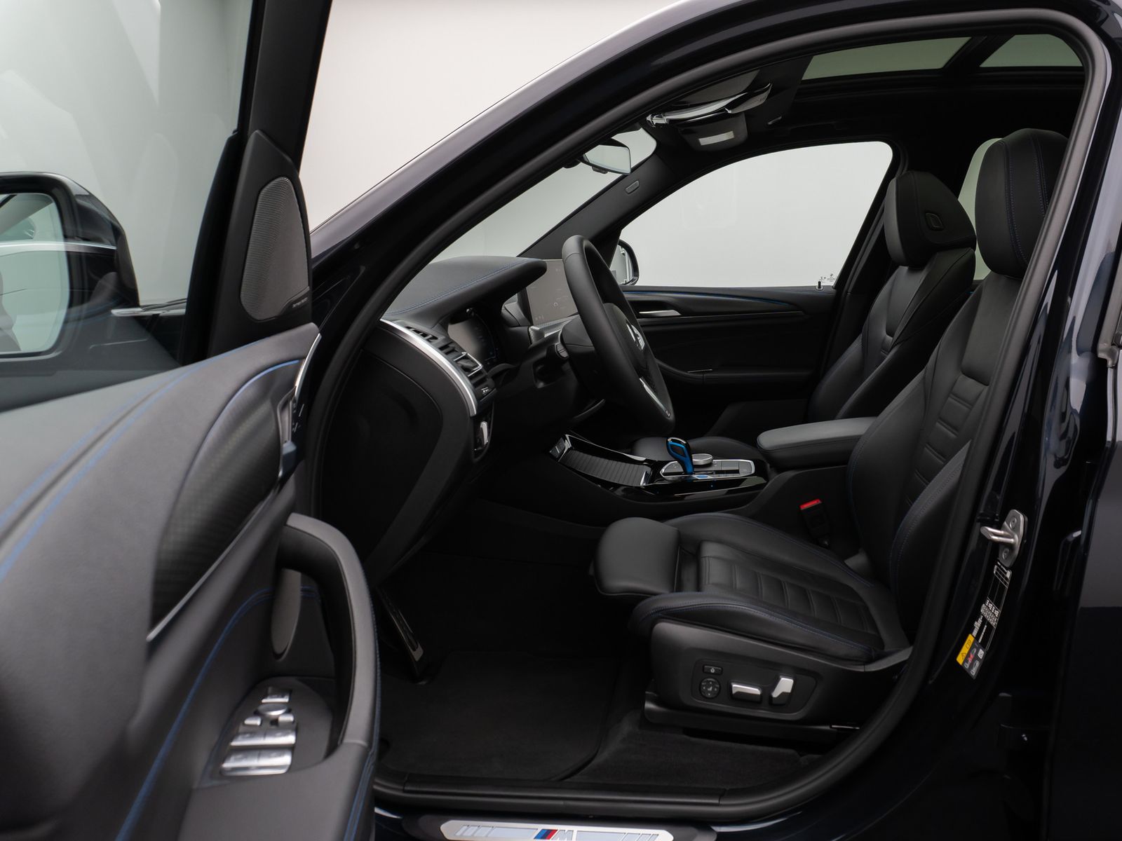 Fahrzeugabbildung BMW iX3 Impressive M Sport Panoram Laser 360°HUD H/K