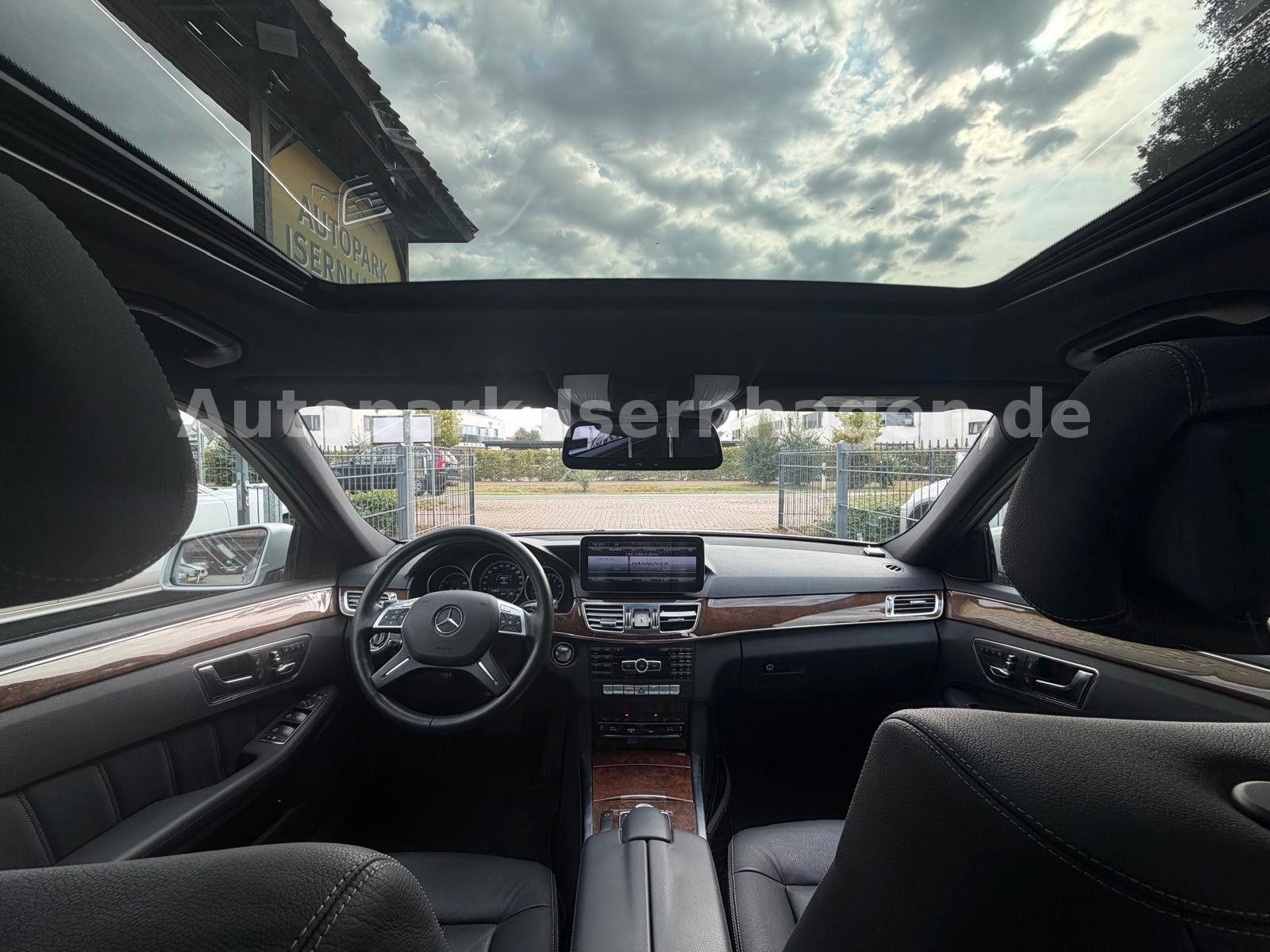 Mercedes-Benz E 300 Elegance*FL*Pano*Leder*4xSZH*Keyless*Xenon