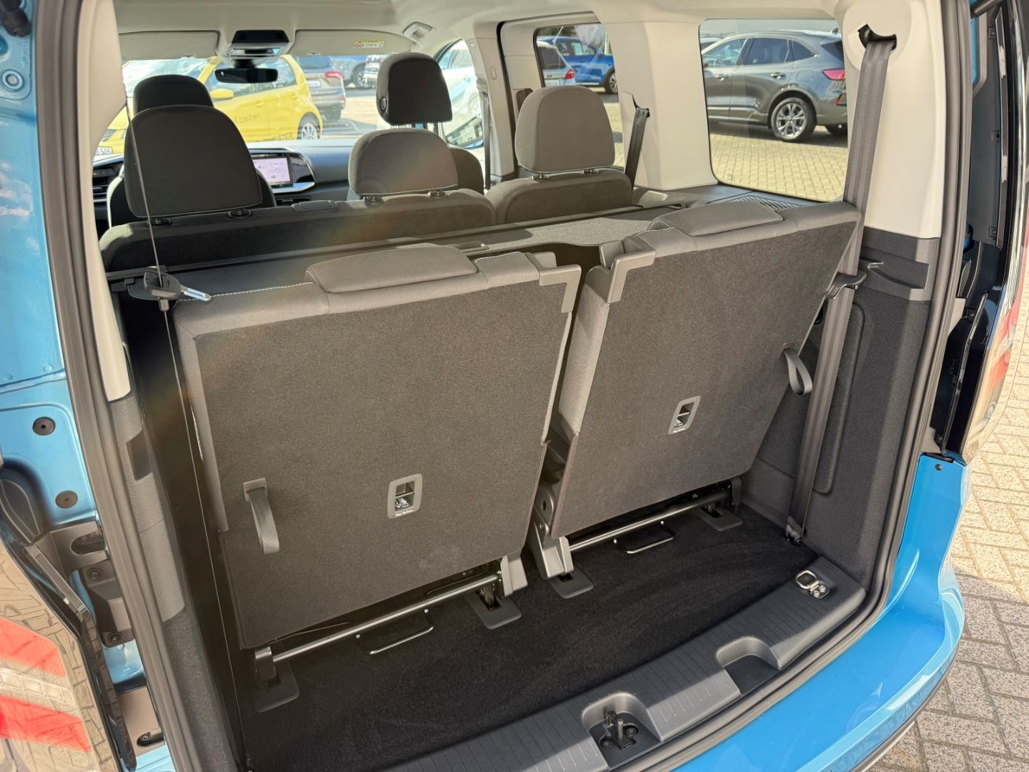 FORD Tourneo Connect 2.0 EcoBlue EU6d Active 7-Sitzer - Image 26