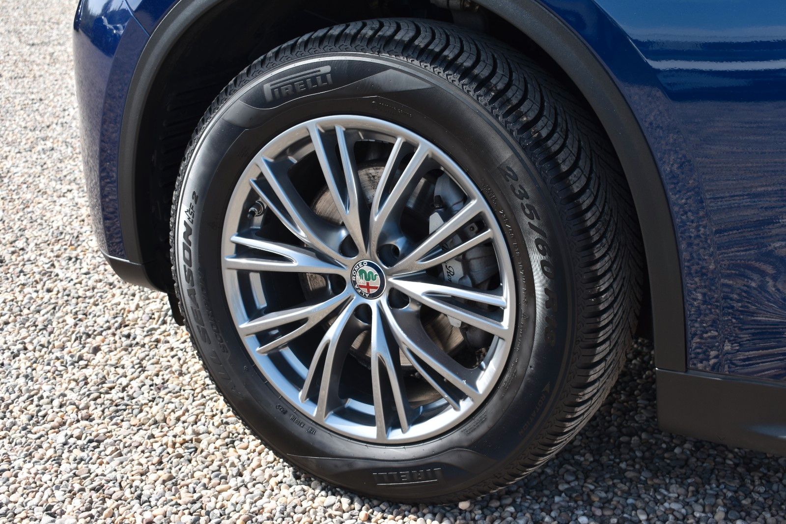 Fahrzeugabbildung Alfa Romeo Stelvio Super Q4 Keyless Go AHK