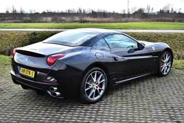 2009 Ferrari CALIFORNIA — миниатюра 13