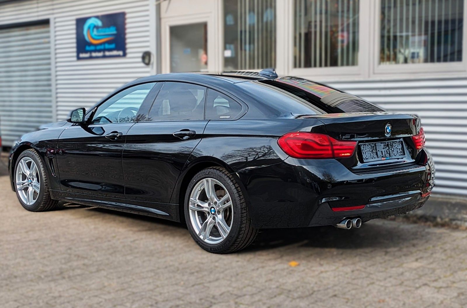 Fahrzeugabbildung BMW 420d Gran Coupe M SPORT SAG LEDER NAVI HUD LED