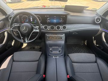 Mercedes-Benz E 200 Avantgarde E 200 4Matic (213.287) DAB RFK