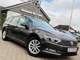 Volkswagen Passat Variant Comfortline*LEDER*NAVI*MASSAGE* - VW Passat Variant in Lübeck