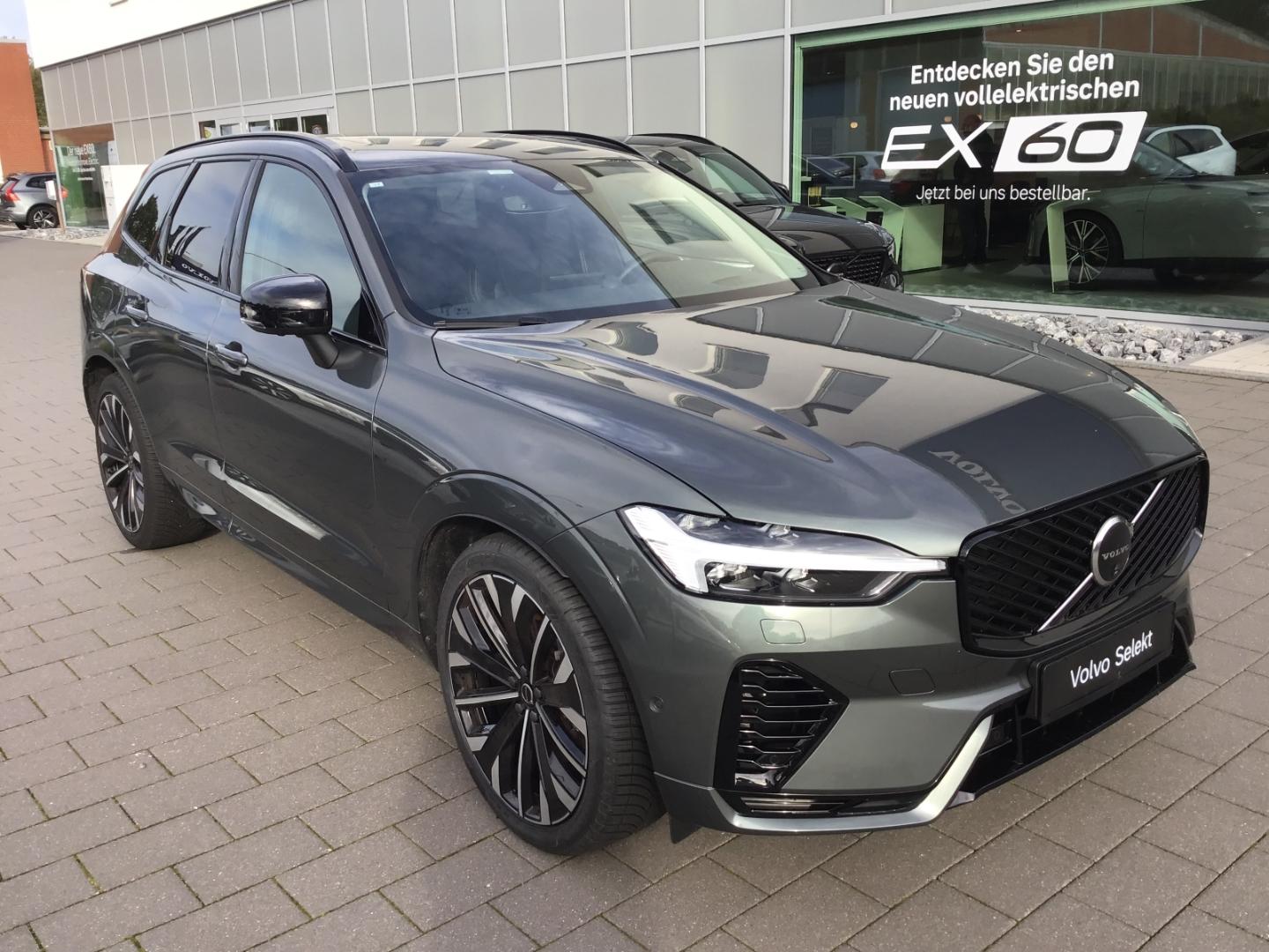 Volvo XC60 T8AWD Ultra Dark Luftfahrwerk Massage B&W