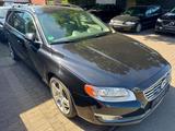 Volvo V70 D2 Summum / GSD / XENON / AHK / R-Desing Alu - gebrauchte Volvo Kombis