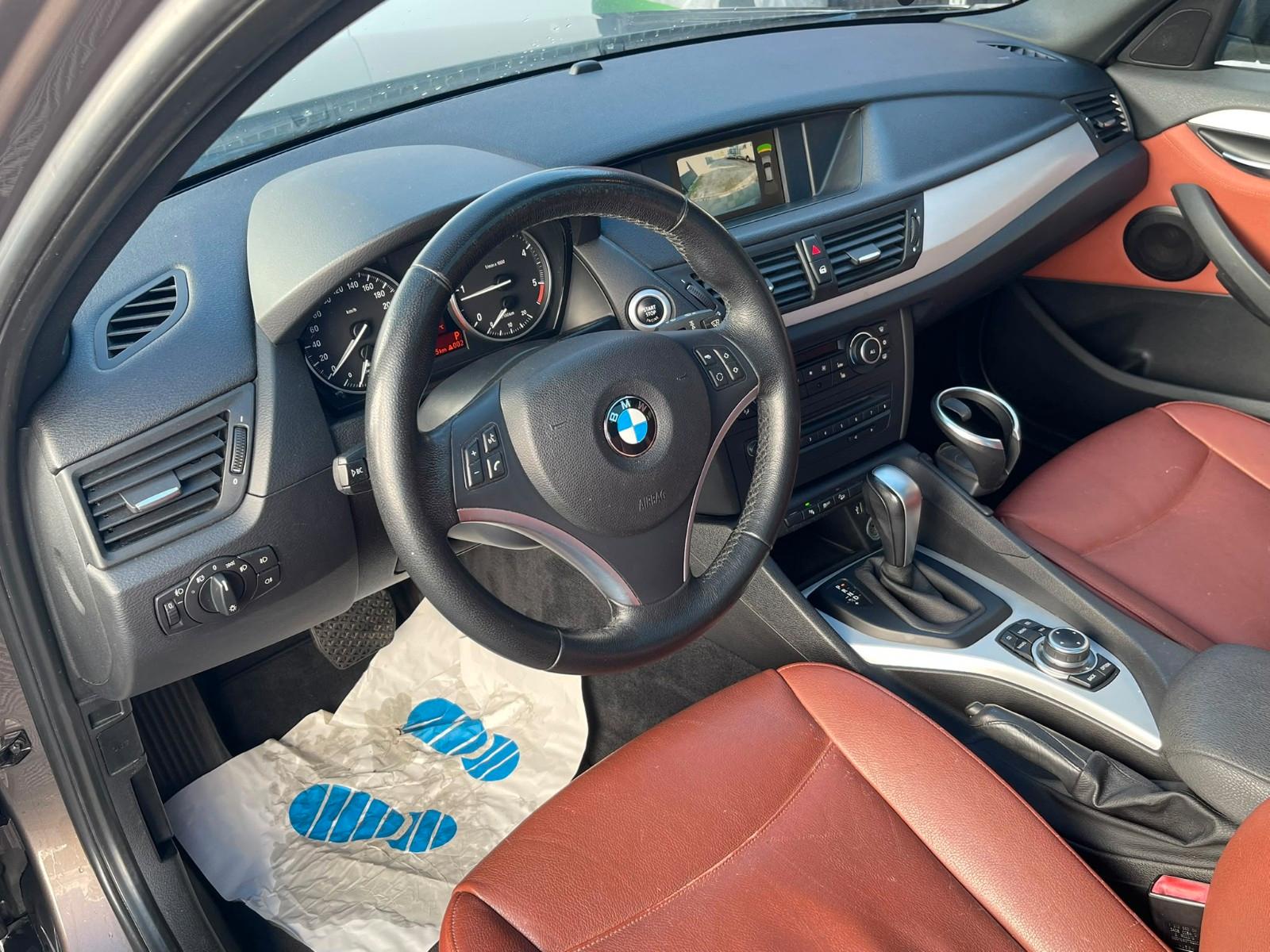 BMW X1 xDrive18d 143 ch xLine • 4x4 • Boîte auto • Toit pano • GPS • Radars AV/AR