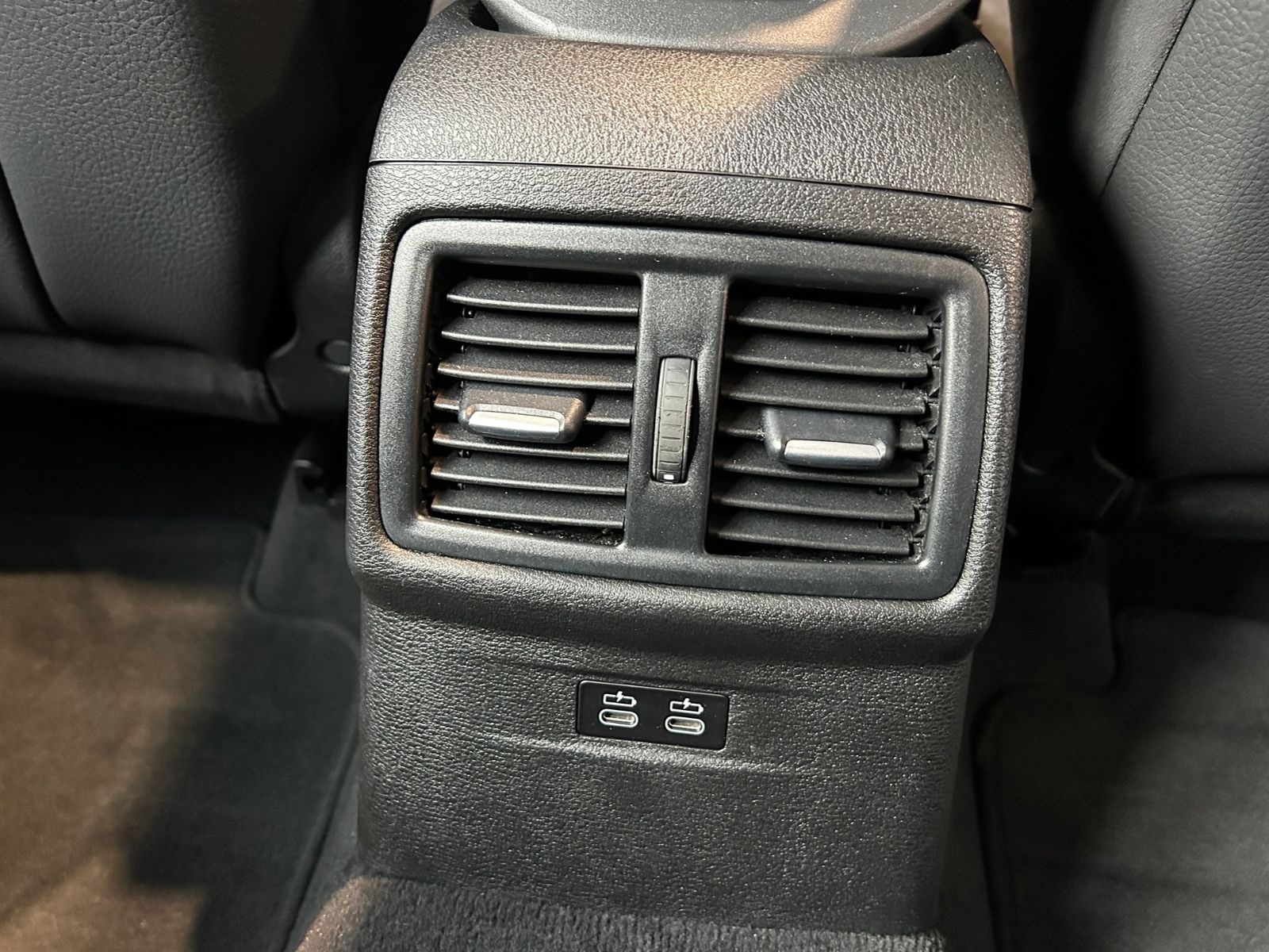 Fahrzeugabbildung BMW X2 M35 i xDrive Shadow PANO HUD H/K KAM