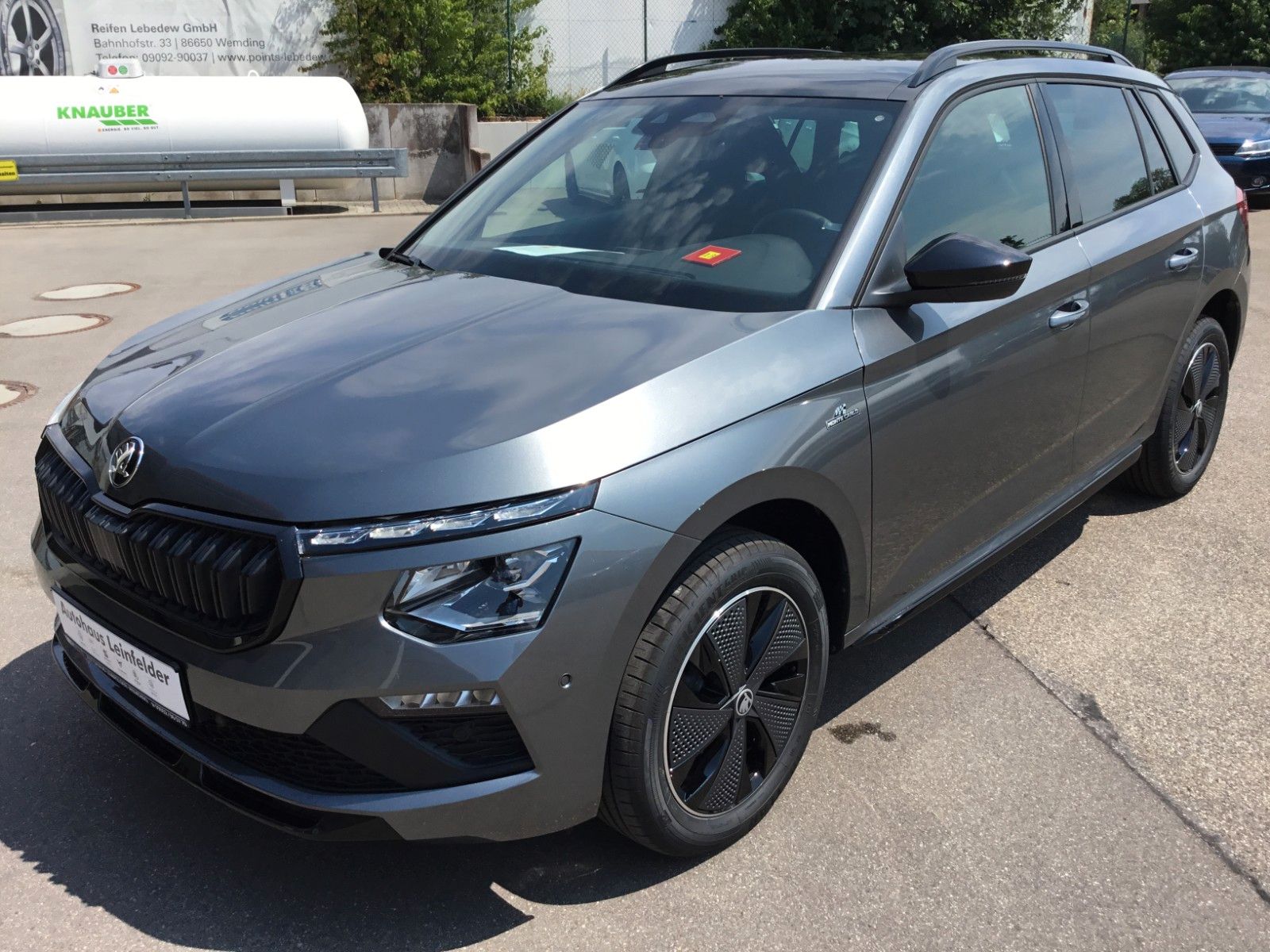 Fahrzeugabbildung SKODA Kamiq 1.5 TSI DSG Monte Carlo+AHK+Navi+Kamera