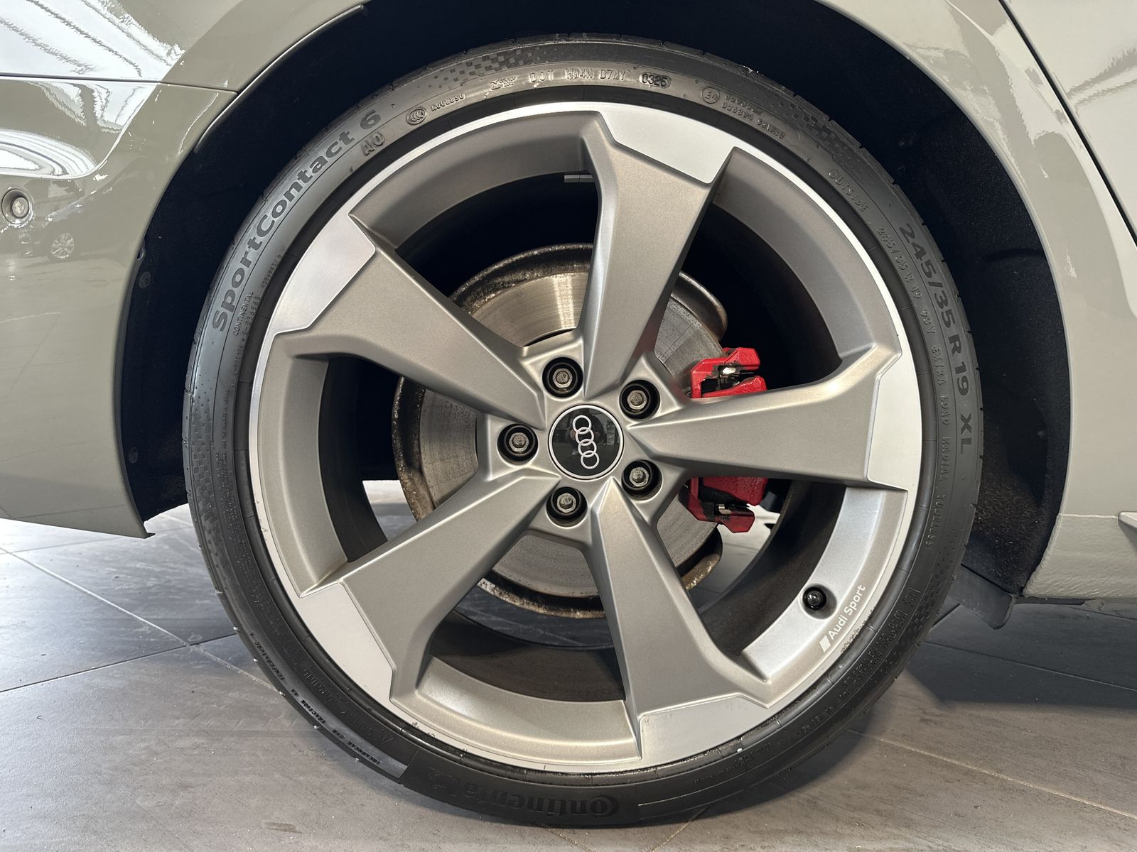 Fahrzeugabbildung Audi A4 Avant 40 TFSI S-Line Qu VCOCK+HUD+NAV+LED+ACC