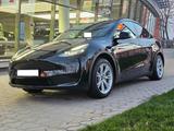 Tesla Model Y Hinterradantrieb RWD RWD - Tesla Model Y Gebrauchtwagen in Berlin