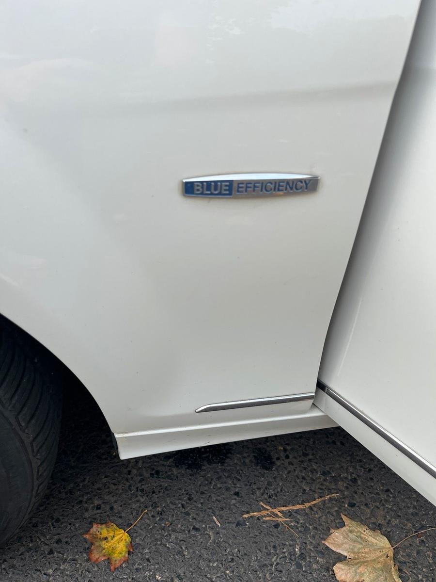 Mercedes-Benz C180 2010 — photo 12