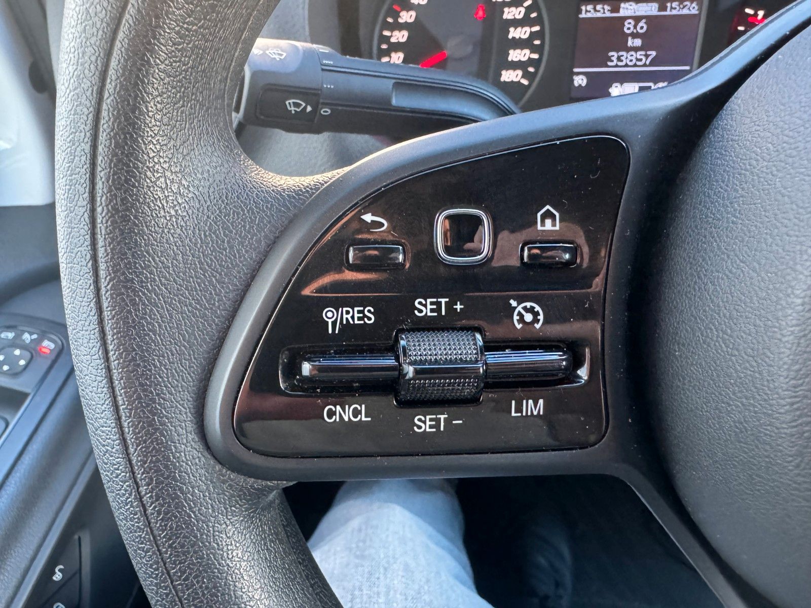 Fahrzeugabbildung Mercedes-Benz Sprinter 317 CDI Rollstuhl/Behinderten Lift