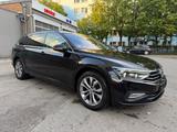 Volkswagen Passat Business 4Motion MATRIX-STANDH.-1-HAND - VW Passat Variant Gebrauchtwagen in München