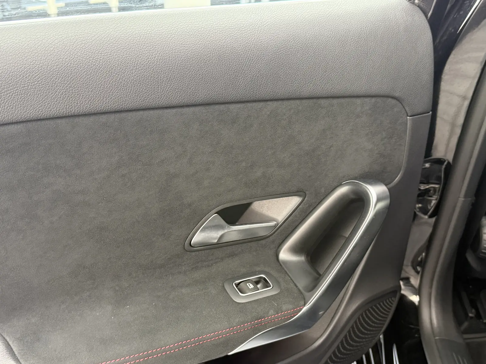 Mercedes-Benz A-Class AMG Line, Leder Alcantara, MB Service Neu!, миниатюра 15