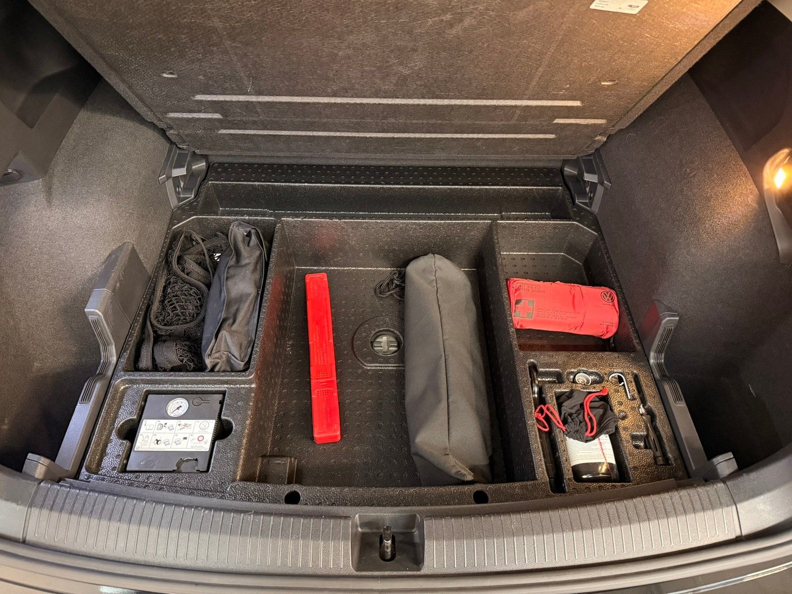 Fahrzeugabbildung Volkswagen Tiguan Alls. 2,0 TDI Eleg. 4Motion + AHK +Kamera