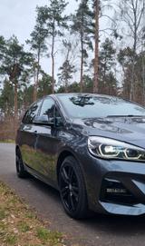 BMW 218d Gran Tourer Facelift M Paket LED AHK - BMW 2er Reihe mit Facelift