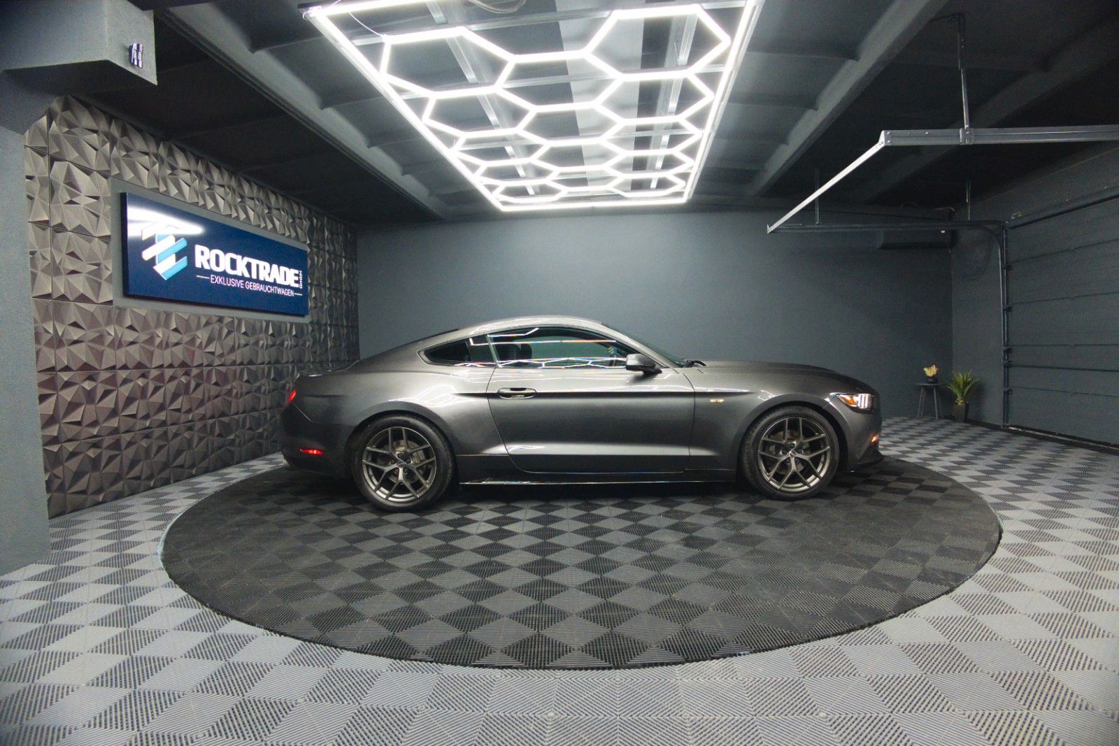 Fahrzeugabbildung Ford Mustang 3.7 V6 GT Coupe 19Zoll | Xenon | Kamera