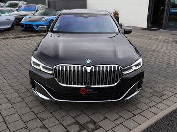 BMW 740 - 4