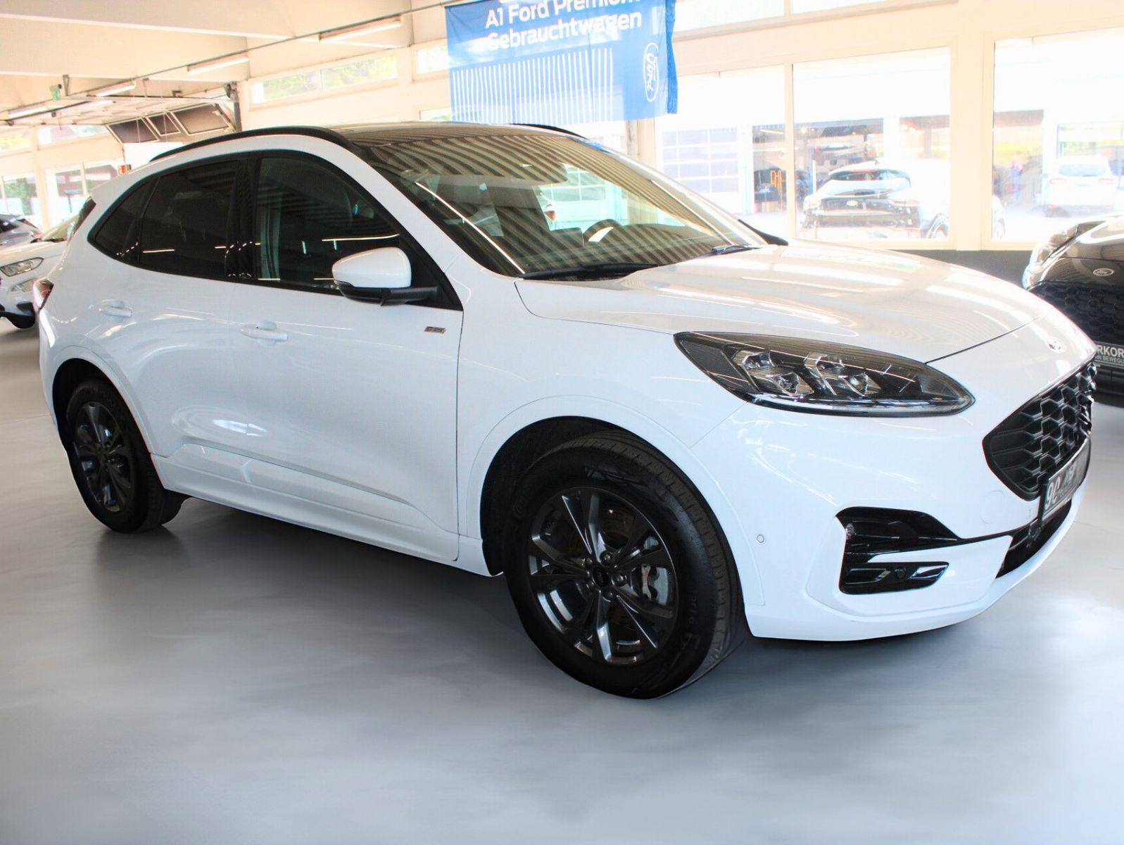 Fahrzeugabbildung Ford Kuga 2.5 PHEV ST-Line X Aut. AHK PANO ACC uvm.