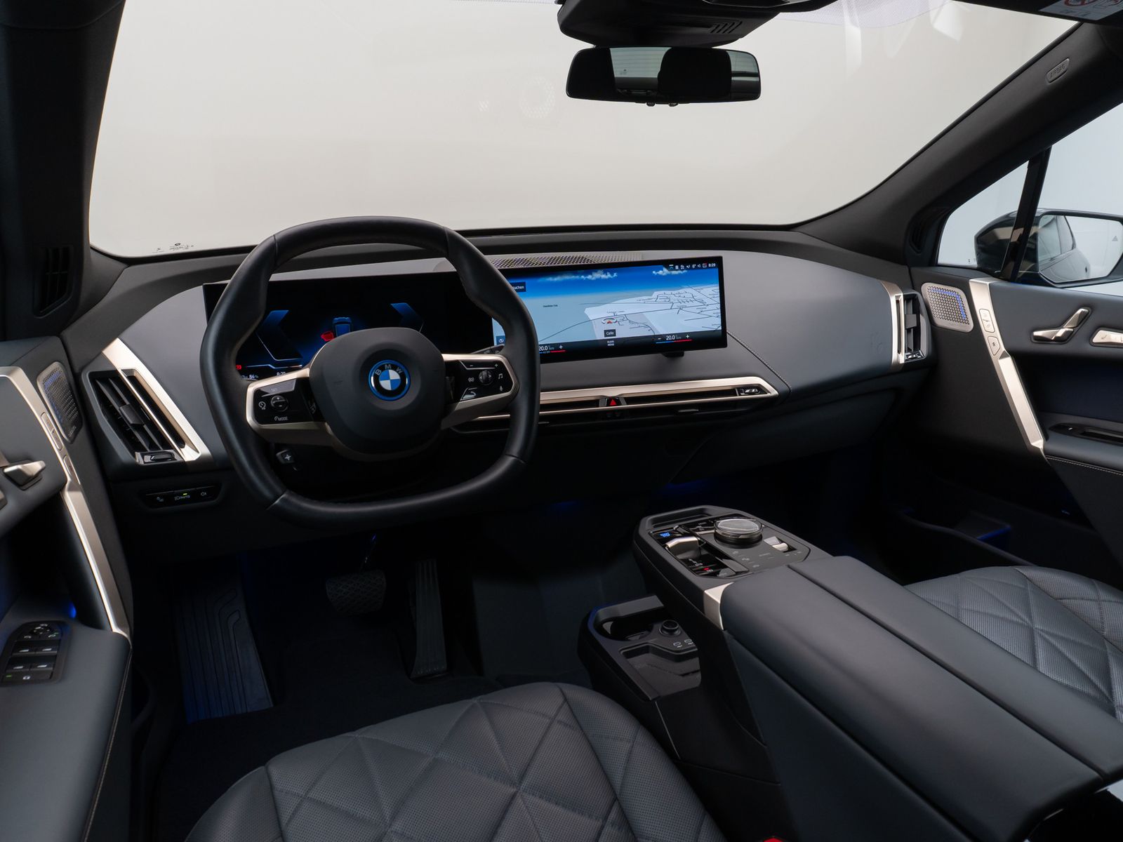 Fahrzeugabbildung BMW iX M60 360°Laser B&W DAB SoftCL ACC AHK 22Zoll