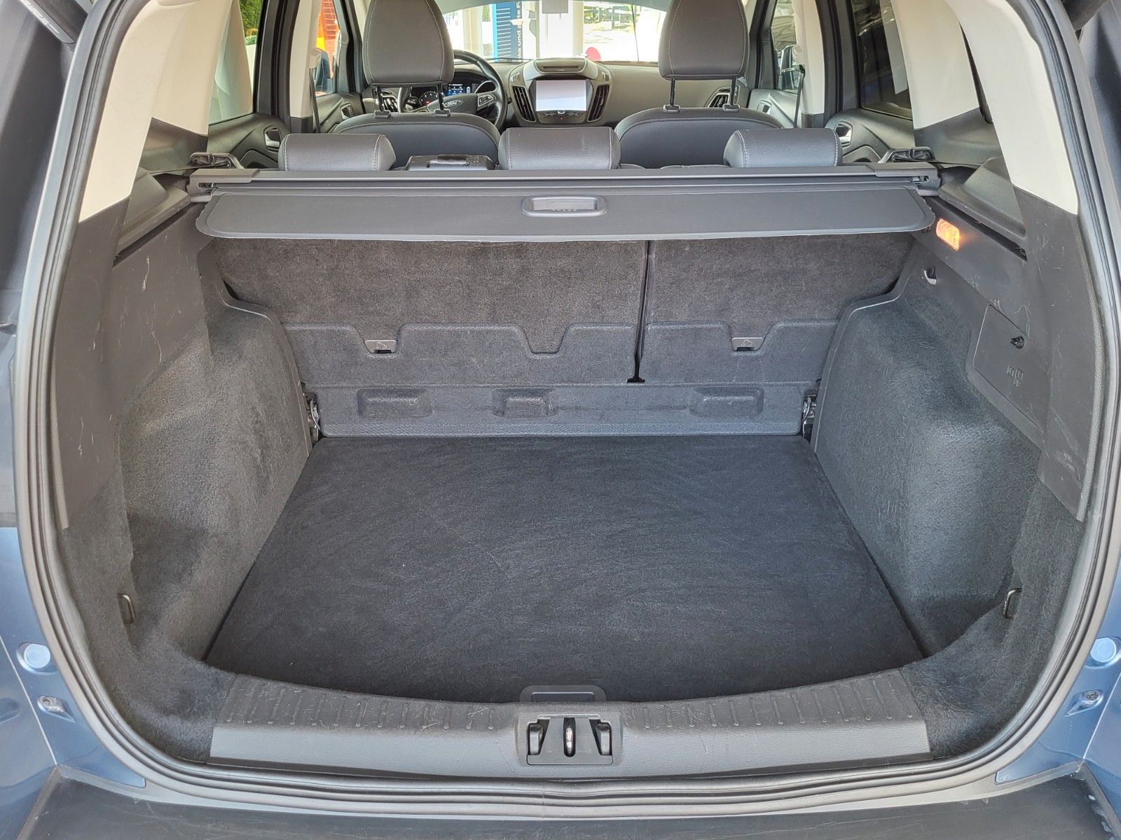 Fahrzeugabbildung Ford Kuga Titanium Autom., AHK abnehmbar, Winter-P.