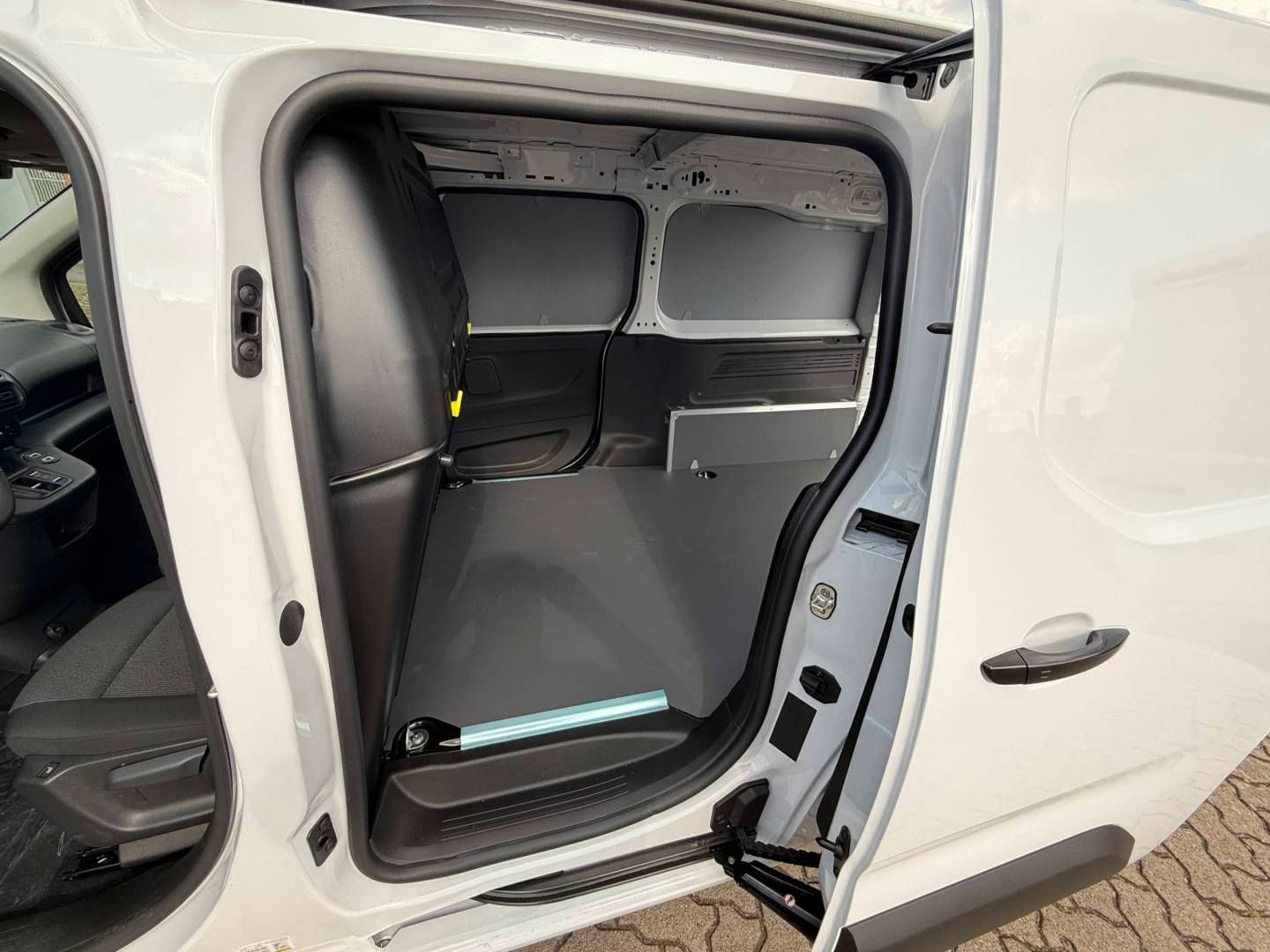 Fahrzeugabbildung Fiat E-Doblo L2 KAWA136 ELEKTRO