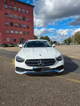 Mercedes-Benz E 220 d Autom. - - : Taxi, Privatanbieter