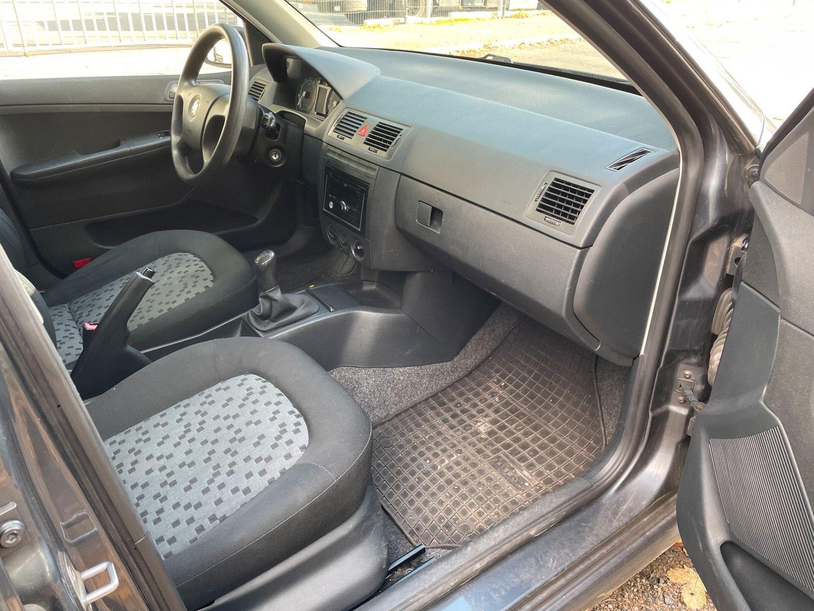 Skoda Fabia 2007 — engine 64 HP (47kW)