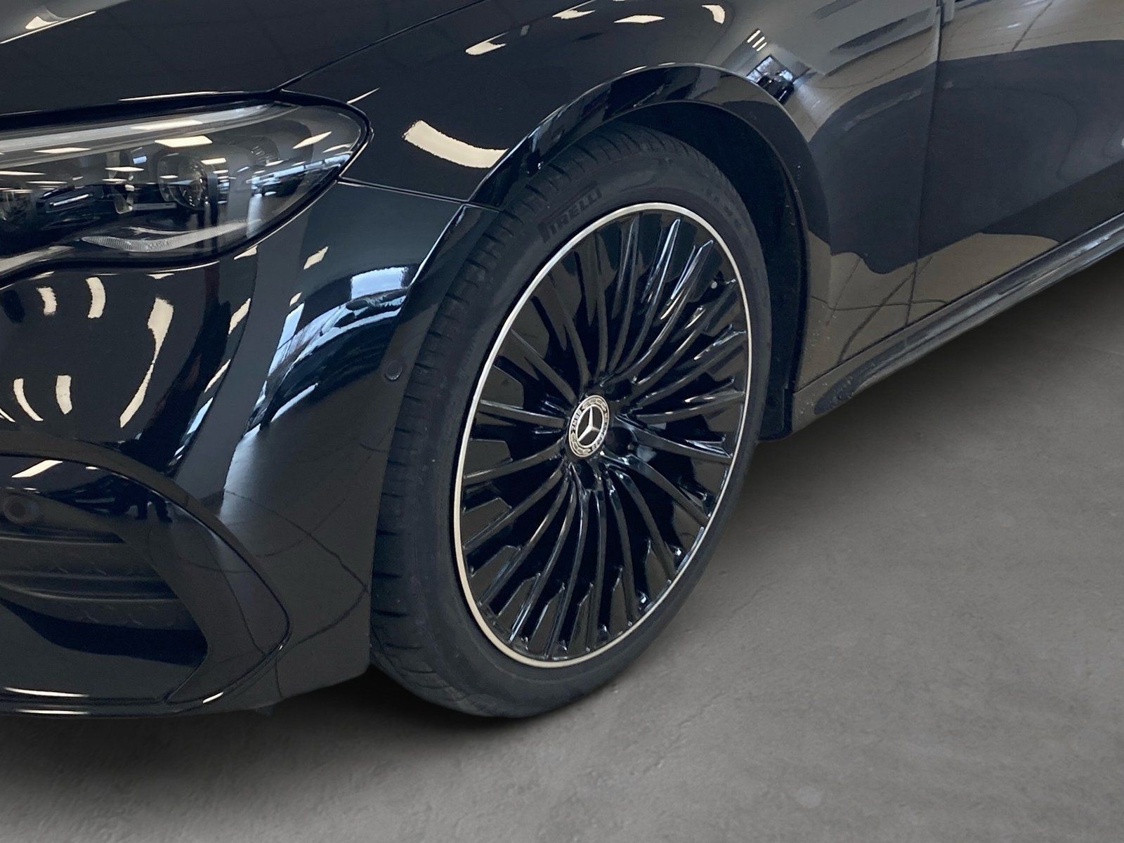 Fahrzeugabbildung Mercedes-Benz E 450 T 4M AMG*AHK*Burme*20"*Night*Digital*Distr