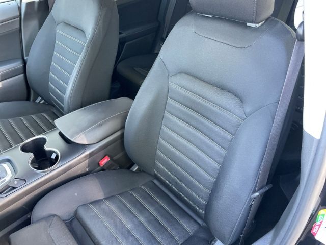 Fahrzeugabbildung Ford Mondeo 2.0 Hybrid, Titanium Autom. Navi, AHK, Rü