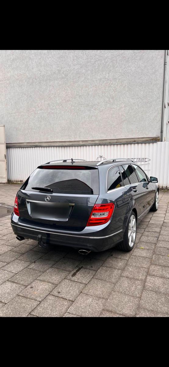 Mercedes-Benz C300 2013 — rear view