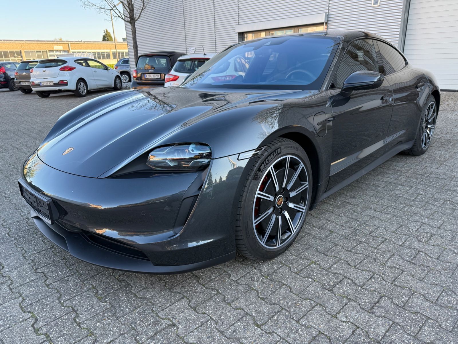 PORSCHE Taycan 4 S