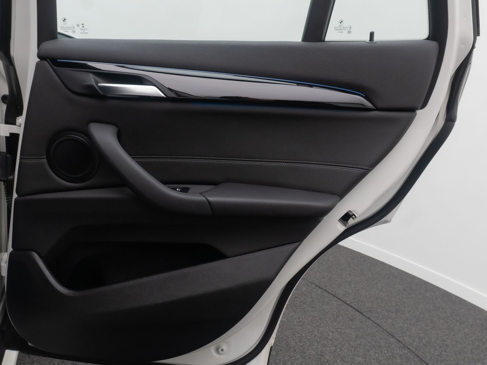 Fahrzeugabbildung BMW X1 xD25e Sport Line ParkAss DAB Navi LED 18Zoll