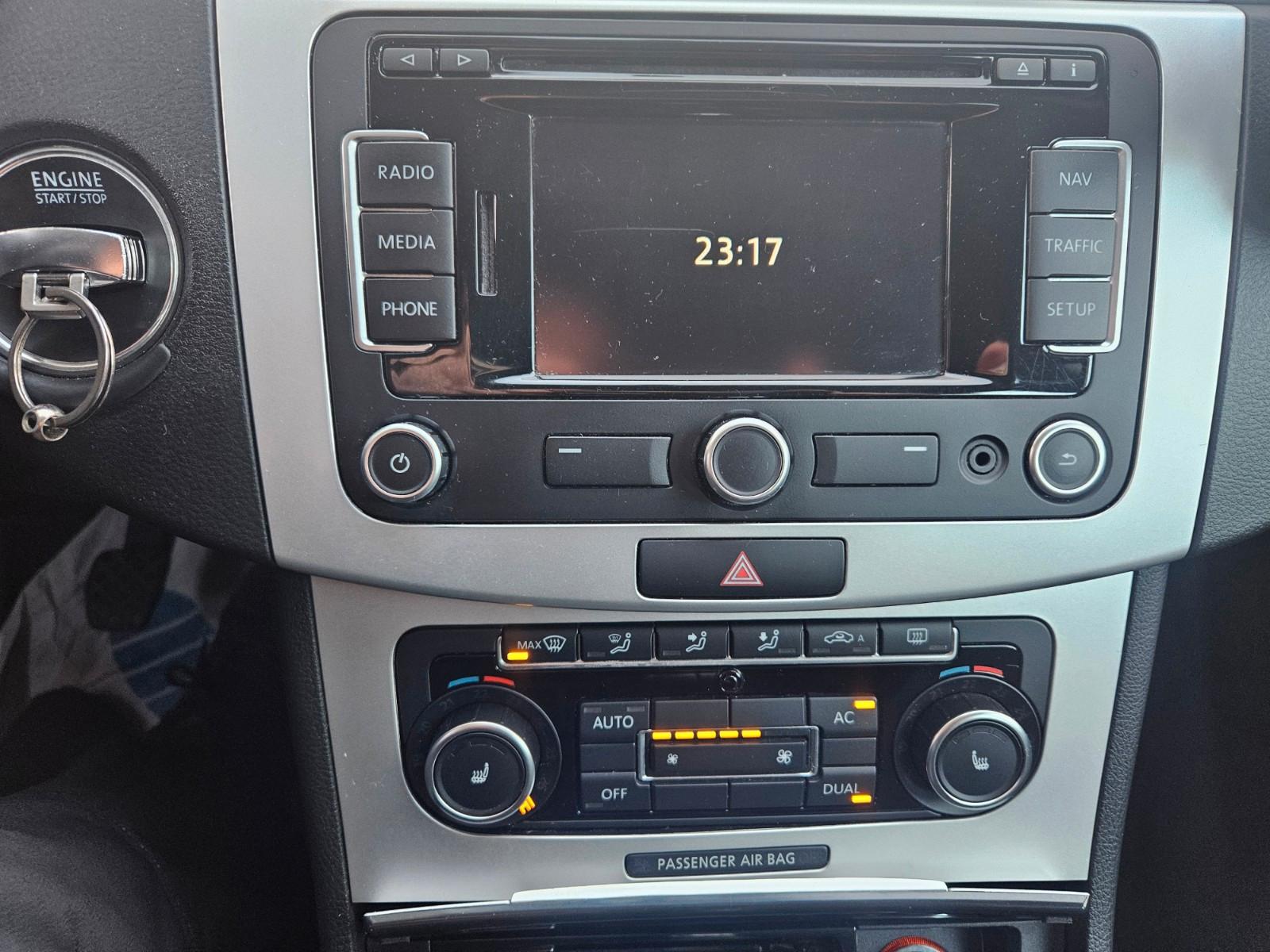 Volkswagen Passat 2011 — photo 9
