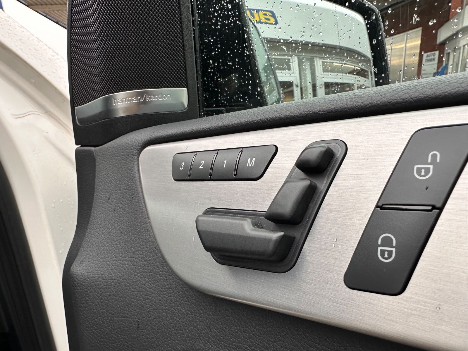 Fahrzeugabbildung Mercedes-Benz ML 63 AMG 4M Perform/AHK/Pano/Nachtsicht/21"/ACC