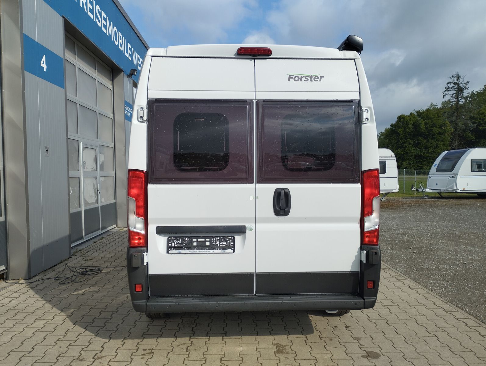 Fahrzeugabbildung Forster Livin Up FV599EBL 4530 Sondernachlass