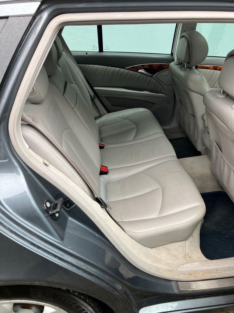 Mercedes-Benz E280 2005 — interior