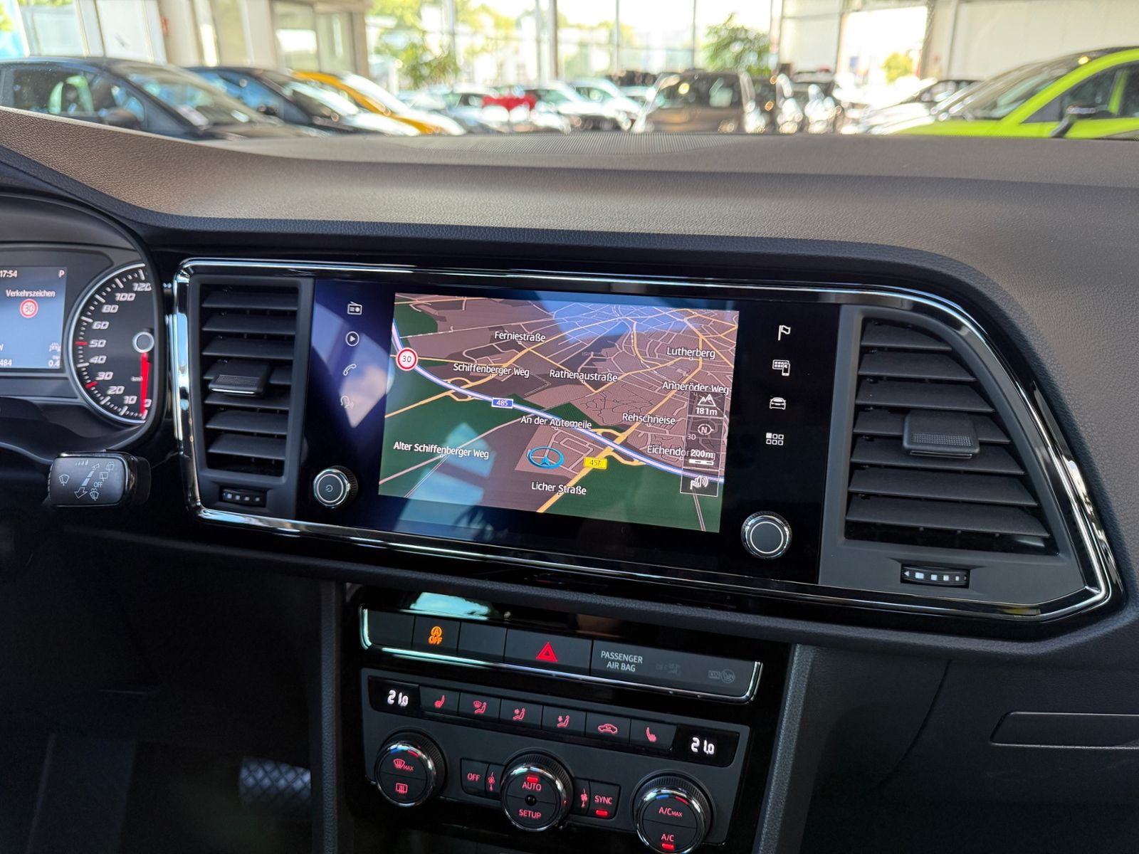 Fahrzeugabbildung SEAT Ateca Xcellence PANO BEATS ACC LED