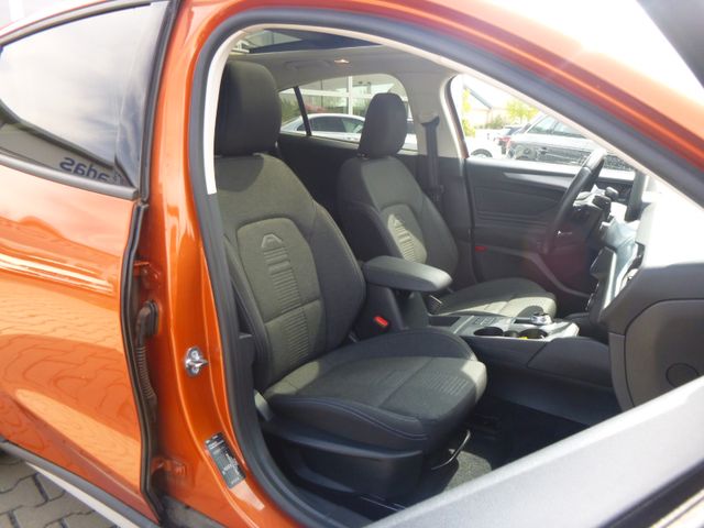 Fahrzeugabbildung Ford Focus ACTIVE 1,5 EcoB >AUT/Headup/NAV/LED/PAN<